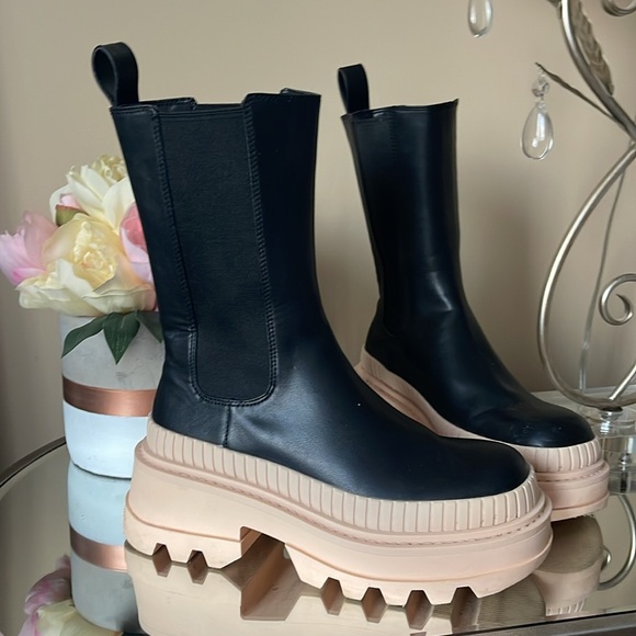 CHARLES & KEITH Leather Black Boots - Picture 3 of 11